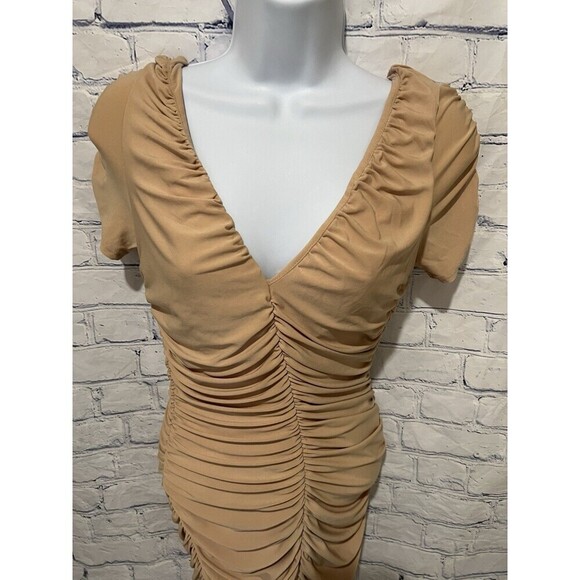 Better Be Tan Nude rouched Stretch V Neck Mini short sleeve dress Size Small - Picture 2 of 7